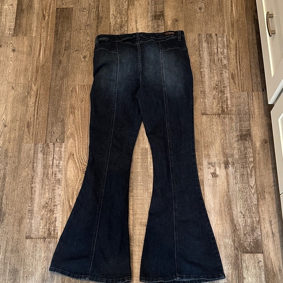 Shyanne Flare Jeans - Picture 2 of 5
